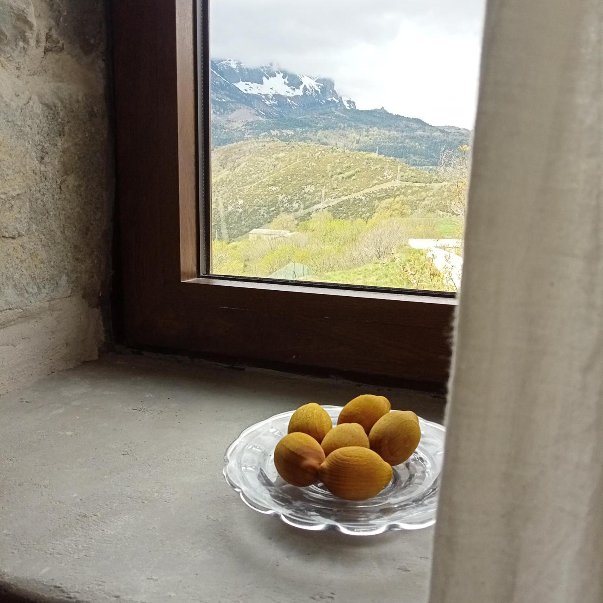 Suite En Cuadra Pajar, Casa Rural Hoz de Jaca Exterior photo